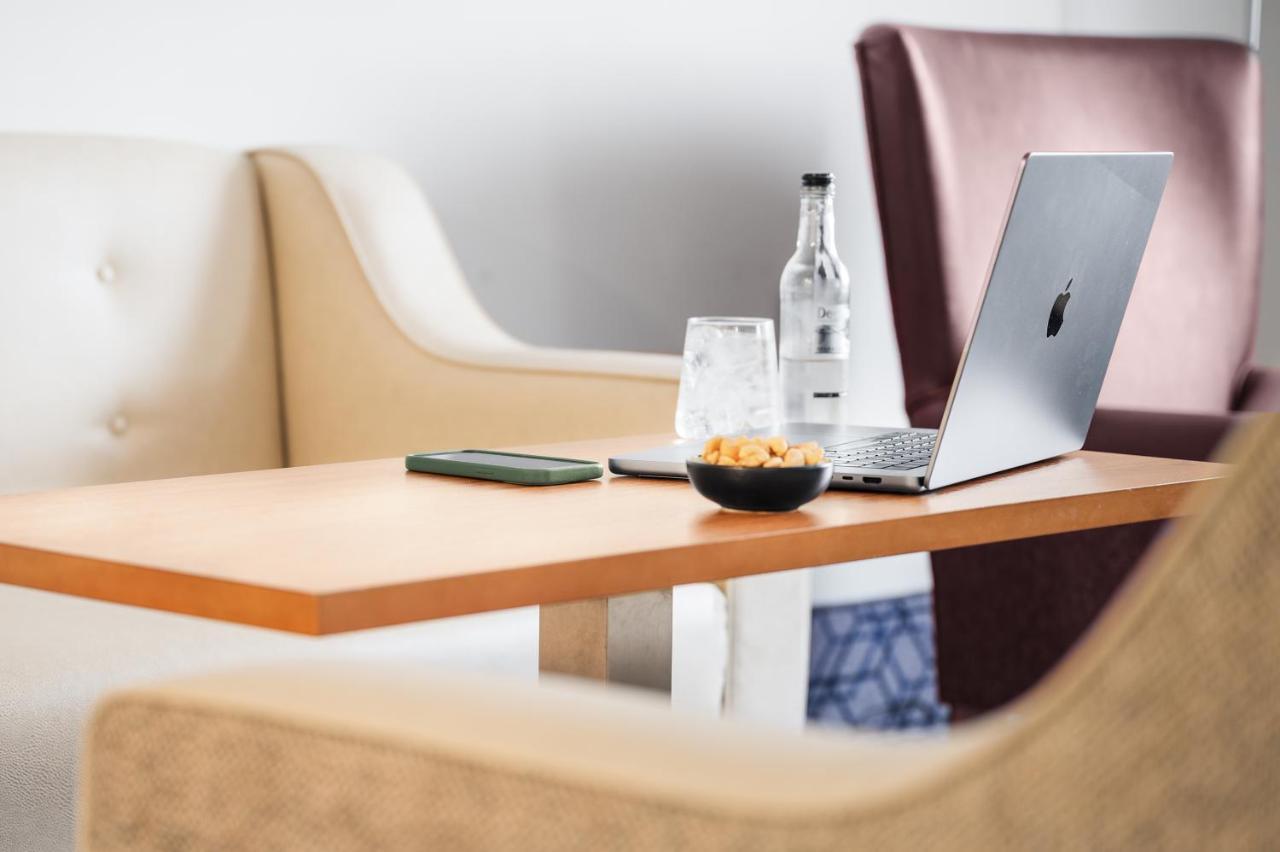 Holiday Inn Express Shrewsbury By Ihg Exteriör bild