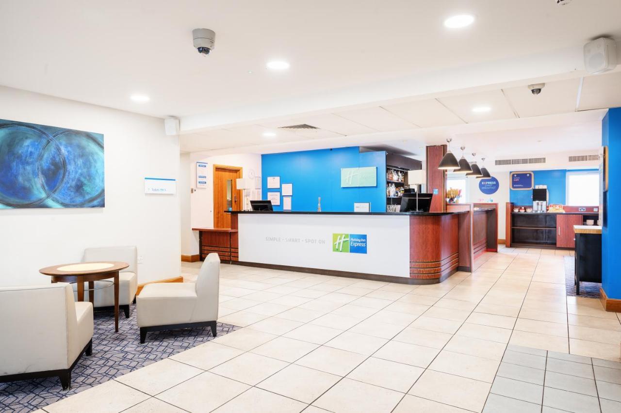 Holiday Inn Express Shrewsbury By Ihg Exteriör bild